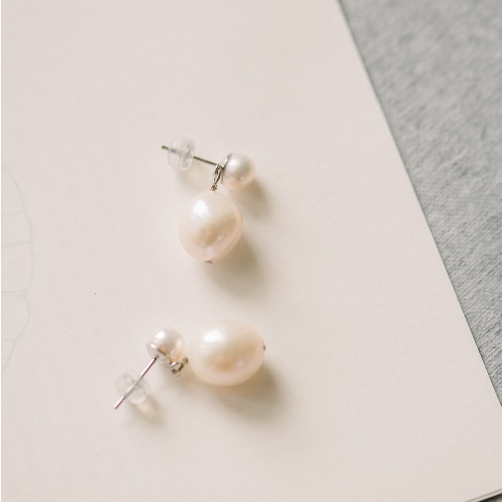 Sterling silver Pearl earrings